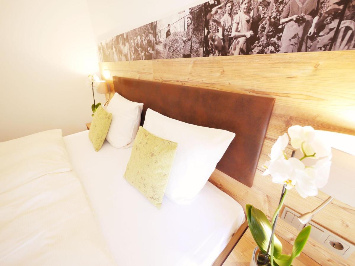 Kreuz-Post Hotel-Restaurant-Spa Vogtsburg Ngoại thất bức ảnh