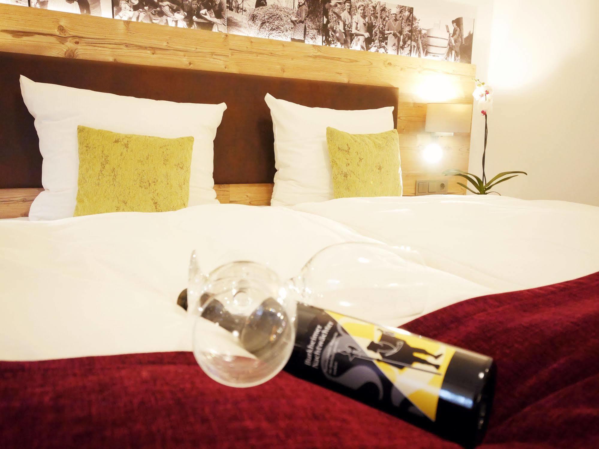 Kreuz-Post Hotel-Restaurant-Spa Vogtsburg Ngoại thất bức ảnh